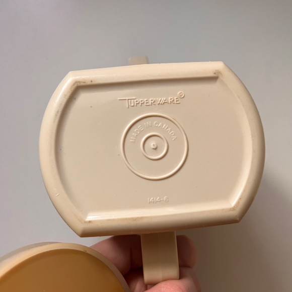 Vintage Tupperware Creamer 1414-6 - Picture 6 of 7